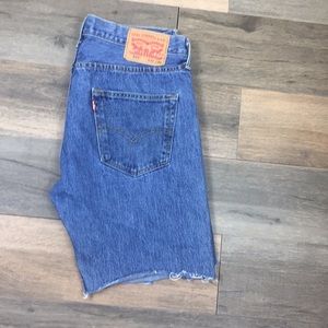 LEVI’S 501 Cut Off Button Fly Denim Shorts Size 34